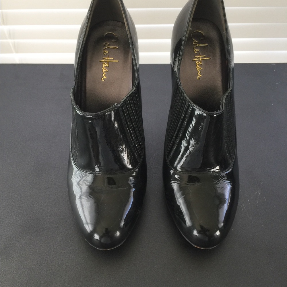 COLE HAAN Nike Air Heels in Black Patient, 8.5 M